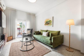 Ben Yehuda Elegant Green Charm with Shelter by Sea N Rent